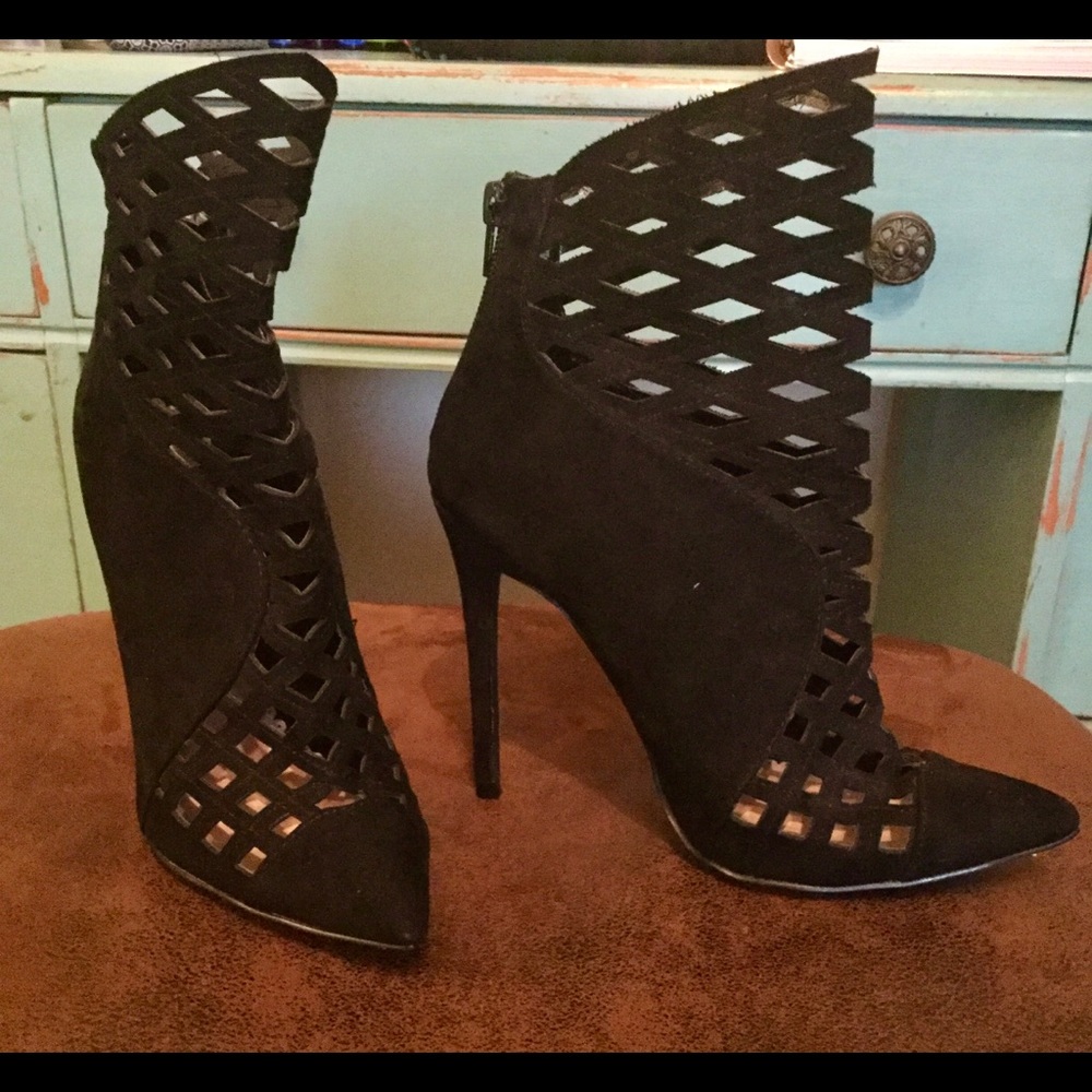 Madison by Shoe Dazzle black heels